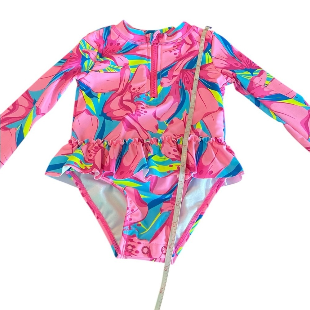 Tommy Bahama Pink Bow Pattern Long-Sleeve Ruffle One-Piece Rashguard - Picture 4 of 7